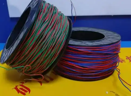 中牟放炮线的主要材质有哪些？不同材质的适用场景有何区别？